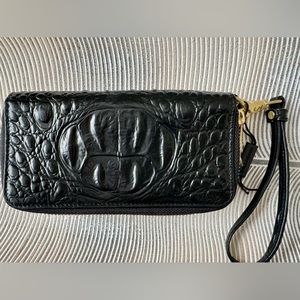 Brahmin Zoe Wristlet Wallet -  Black Melbourne ***NWOT***